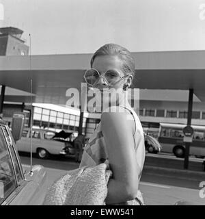 Die deutsche Sängerin und Plant Heidi Brühl, Deutschland 1970er Jahre. Deutsche Sängerin und Schauspielerin Heidi Bruehl, Deutschland 1970. Neg 4 Stockfoto