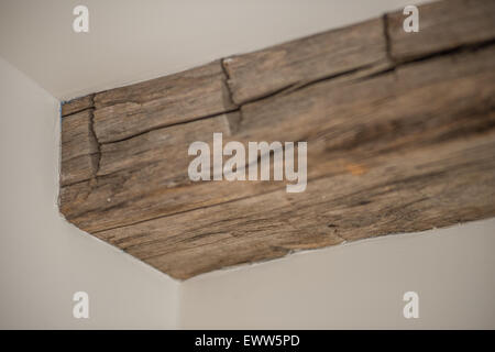 Distressed, rustikal, im Landhausstil Holz decke Strahl Stockfoto