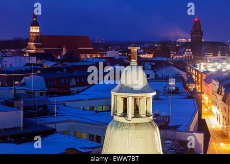 Cottbus-Architektur bei Nacht. Cottbus, Brandenburg, Deutschland Stockfoto