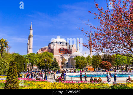 Hagia Sophia Moschee in Sultanahmet-Platz, Istanbul, Türkei. Aya Sofia Moschee von außen. Stockfoto