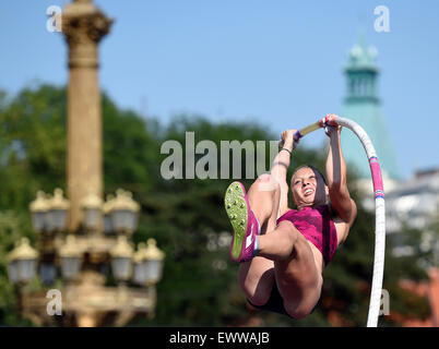 Prag, Tschechische Republik. 1. Juli 2015. Jirina Ptacnikova (CZE) in Prag Stab, sportliche Ausstellung treffen Pole springen auf 1. Juli 2015 in Prag, Tschechien. Bildnachweis: CTK/Alamy Live-Nachrichten Stockfoto