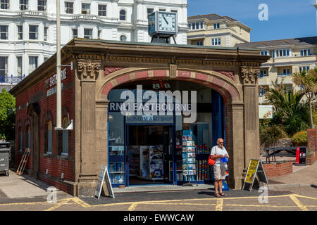 Die RNLI Museum und Shop, Eastbourne, Sussex, UK Stockfoto