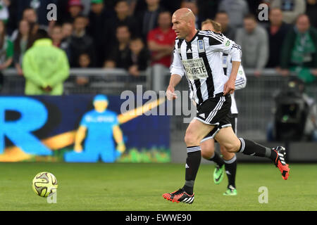 St-Etienne, Frankreich. 20. April 2015. 12. Fußballspiel gegen Armut fand in Saint-Etienne, Frankreich. Zinedine Zidane (Team Zidane) © Action Plus Sport/Alamy Live News Stockfoto