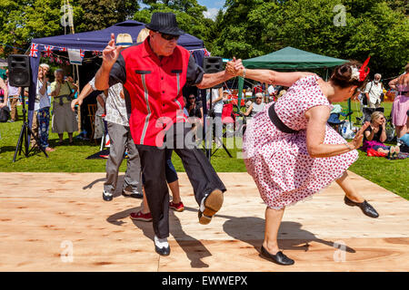 P J-Tanz-Club führen Sie an der jährlichen Nutley Village Fete, Nutley, Sussex, UK Stockfoto