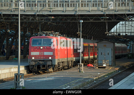 Deutsche Eisenbahn-Personenverkehr RB48 (Regional Bahn) Köln. Stockfoto