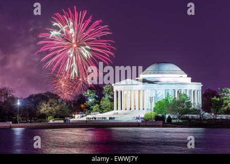 Washington DC, USA Gezeitenbecken Feuerwerk.