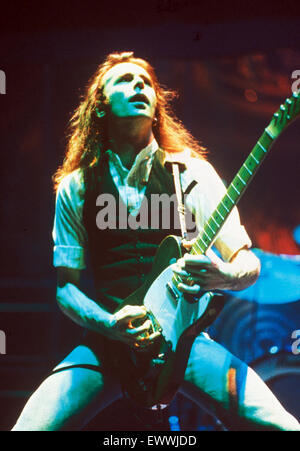 STATUS QUO-UK-Rock-Gruppe mit Francis Rossi über 1976 Stockfoto