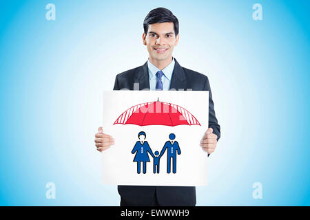 1 indische Geschäftsmann zeigt Message Board Stockfoto