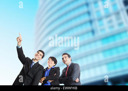 3 indischen Geschäftspartner finger deuten Stockfoto