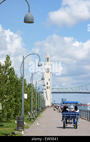 Montreal, Kanada - 26. Juli 2008: Montreal Uhrturm befindet sich am Eingang des alten Hafen von Montreal (Quai de l ' Horloge). Stockfoto