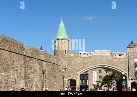 Quebec Stadt, Kanada - 15. August 2008: Porte Saint Jean ist eines der Stadttore von Quebec City. Stockfoto