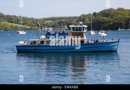 Fähre im Hafen, St Mawes, Cornwall, England, UK Stockfoto