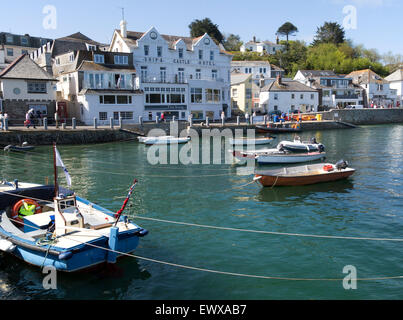 Historische Gebäude rund um den Hafen, St Mawes, Cornwall, England, UK Stockfoto