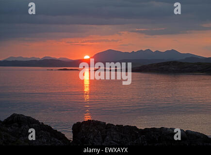 1. Juli Sunrise @ 04:00 über Quinag Berg Sutherland von Achnahaird Bay in Wester Ross Scotland.  SCO 9899. Stockfoto