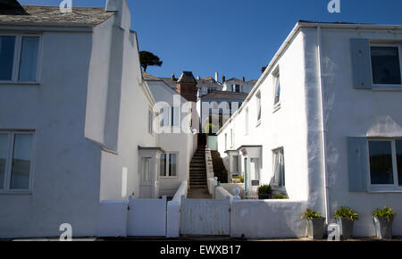 Traditionell weiß getünchten Häuschen in St Mawes, Cornwall, England, UK Stockfoto