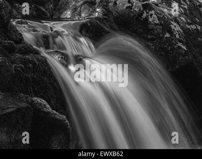 Kaskaden entlang der Aira-Beck Stockfoto