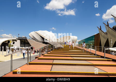 Mailand, Italien - Juni 24: Treppen führen an die Spitze des deutschen Pavillons, erschossen am 24. Juni 2015 Mailand, Italien Stockfoto