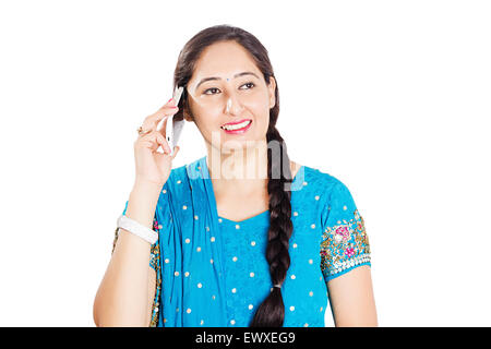 1 indische Punjabi Frau reden Handy Stockfoto