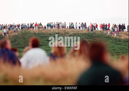 Leute zu beobachten, eine totale Sonnenfinsternis, Caerphilly Mountain. 11. August 1999. Stockfoto