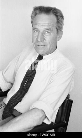 Täglicher Spiegel Ruggles verfügen, auf die das Team der National Physical Laboratory, Teddington, Entwicklung der automatischen Computing Engine bekannt als Pilot ACE. Der Pilot ACE lief sein erste Programm auf 10. Mai 1950 und zeigte sich gegenüber der Presse im Decemb Stockfoto