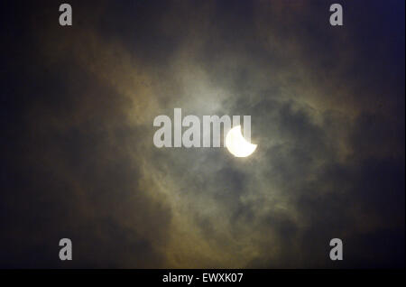 Die totale Sonnenfinsternis vom Civic Centre, lesen gesehen. 11. August 1999. Stockfoto