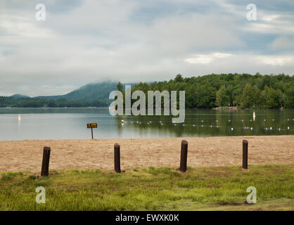 Moffitt Strand auf Sacandaga Lake im Adirondack State Park, New York Stockfoto