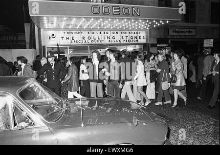 Rolling Stones-Fans Schlange vor dem Odeon, New Street, Birmingham vor concert.19th September 1973 Stockfoto