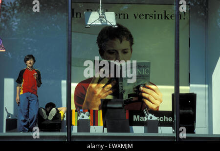 DEU, Deutschland, Aachen, Schaufenster der Mayersche Buchhandlung in der Stadt.  DEU, Deutschland, Aachen, Schaufenster der Mayerschen Stockfoto