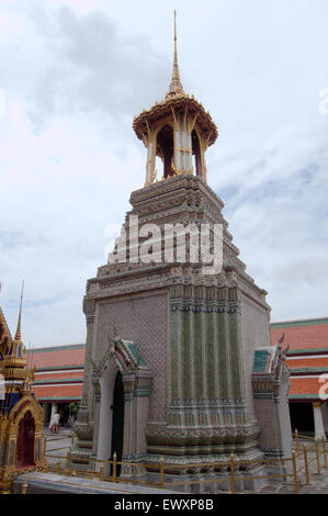 Ein Wat Phra Kaew Inner mehrschalige Konstruktion - Tempel des Smaragd-Buddha; vollständiger offiziellen Name Wat Phra Si Rattana Satsadaram, Stockfoto