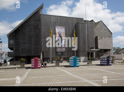 Anzeige für Viking Voyager Ausstellung im National Maritime Museum Falmouth, Cornwall, England, UK Stockfoto