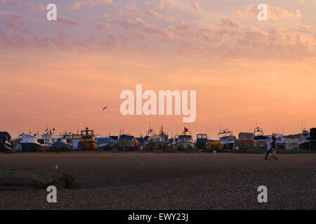 Hastings-Boote in der Abenddämmerung Stockfoto