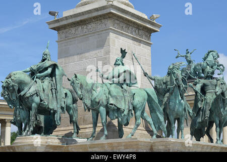 Denkmal der verschiedenen ungarischen Helden auf dem Millennium-Denkmal Milleniumi Emlekmu zu Heroes Square Hosok Tere in Budapest Stockfoto