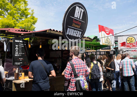 Allgemeine Ansichtsbilder von Camden Lock Lebensmittelmarkt. Stockfoto