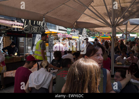 Allgemeine Ansichtsbilder von Camden Lock Lebensmittelmarkt. Stockfoto