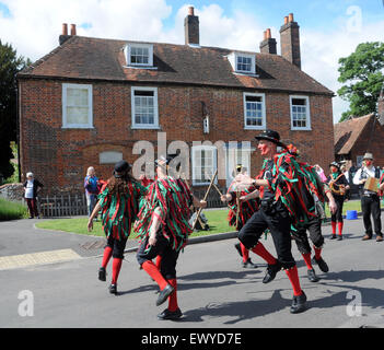 Morris Tänzer vor Austens Haus in Chawton, Hampshire Stockfoto