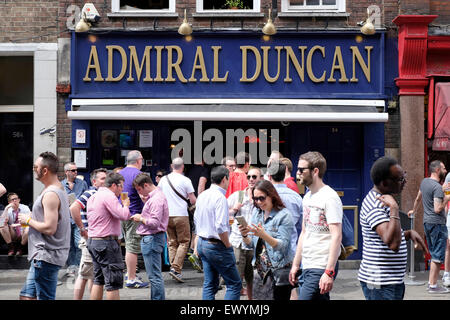 Einen Überblick über das Admiral Duncan Pub in Soho, London Stockfoto