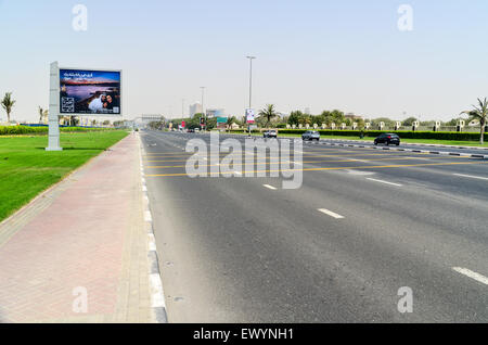 Kein Verkehr auf den Straßen von Dubai, Vereinigte Arabische Emirate Stockfoto