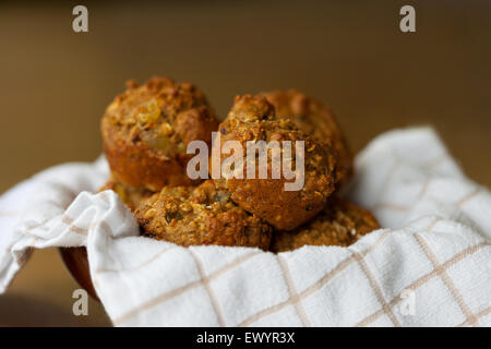 Nahaufnahme von frischen hausgemachten Kleie-muffins Stockfoto