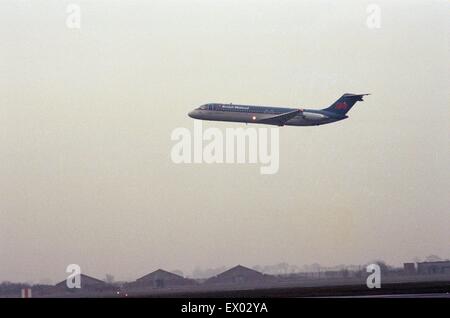 British Midland betrieben einen Festschriften Flug nach Teesside Airport anlässlich seiner letzten DC9 verlassen die Flotte. Auf der Gedenktafel Flug waren Mitglieder der Besatzung des ersten Flugs eine DC9 von Teesside, London und Kapitäne David Roger Wise, und Stockfoto