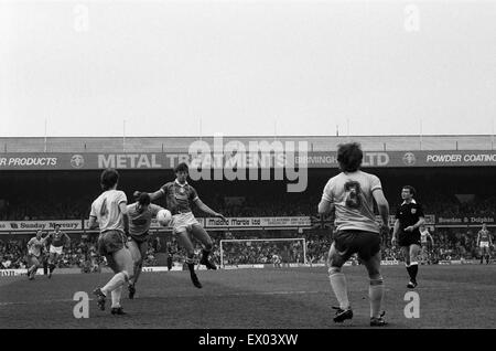 Birmingham 1-0 Leeds Division 2 Spiel, ausgetragen im St. Andrews Stadium. Gewalttätige Szenen am Ende nach Fans strömten auf den Platz. 11. Mai 1985. Stockfoto