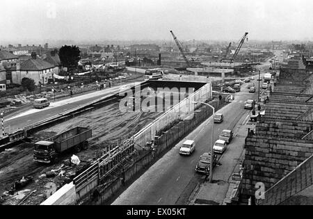 Work In Progress auf der Nordstraße / Western Avenue interchange am nördlichen Ausgang von Cardiff entfernt. Blick vom Dach des Plaza Kinos auf der North Road. 21. Oktober 1969. Stockfoto