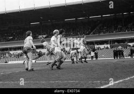 Birmingham 1-0 Leeds Division 2 Spiel, ausgetragen im St. Andrews Stadium. Gewalttätige Szenen am Ende nach Fans strömten auf den Platz. 11. Mai 1985. Stockfoto