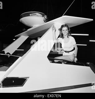 19. International Boat Show, Earls Court, London, 2. Januar 1973. Auf Anzeige, Colin Chapman, von Lotus Cars, genannt £30.000 Luxusboot Marauder. Stockfoto