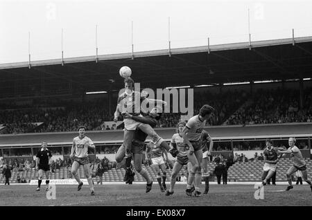 Birmingham 1-0 Leeds Division 2 Spiel, ausgetragen im St. Andrews Stadium. Gewalttätige Szenen am Ende nach Fans strömten auf den Platz. 11. Mai 1985. Stockfoto