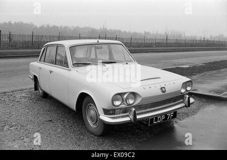 Triumph 2000 Automobile, Probefahrt, Reading Berkshire, 16. Februar 1968. Registration Plate LDP 7F Stockfoto