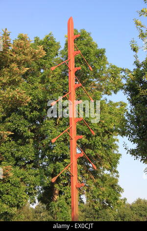 "Die Achter-Baum" Skulptur neben Molesey Boat Club, East Molesey, Surrey, England, Großbritannien, Deutschland, UK, Europa Stockfoto