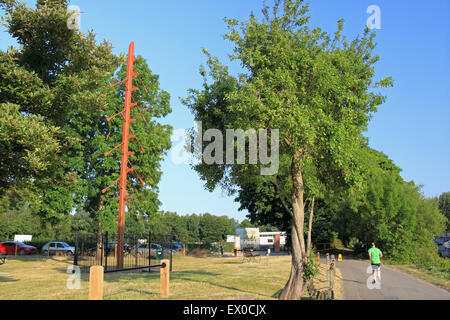 "Die Achter-Baum" Skulptur neben Molesey Boat Club, East Molesey, Surrey, England, Großbritannien, Deutschland, UK, Europa Stockfoto