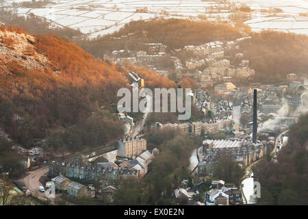 Erhöhten Blick auf die Stadt von Hebden Bridge, Calderdale, West Yorkshire, Großbritannien Stockfoto