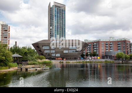 Kanada Wasser Bibliotheksgebäude in Rotherhithe Angling Club Teich in Rotherhithe - London-UK Stockfoto