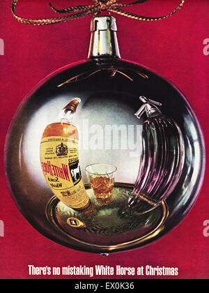 1960er Jahre Werbung ca. 1964 Magazin Werbung für White Horse Scotch Whisky Stockfoto